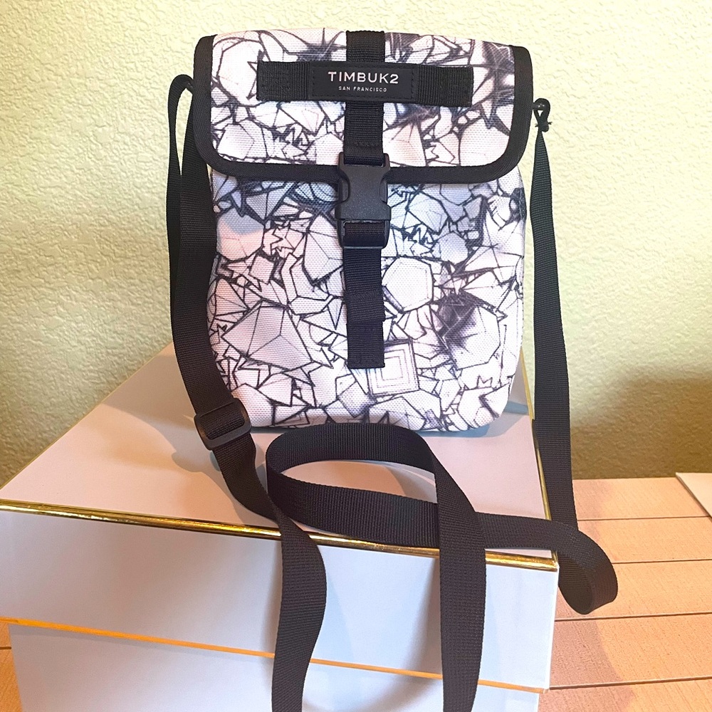 BLACK AN WHITE MARBLE CROSSBODY 🖤🤍